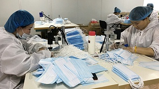 抗“疫”未止！赤峰昭乌达羊绒扩大口罩生产，日产20万只！